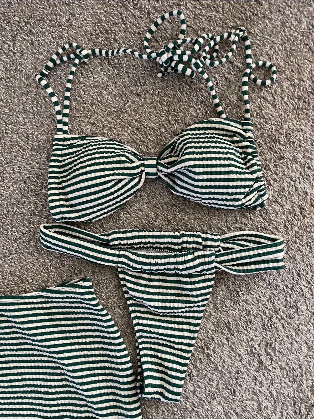 Green and white striped swim set - M